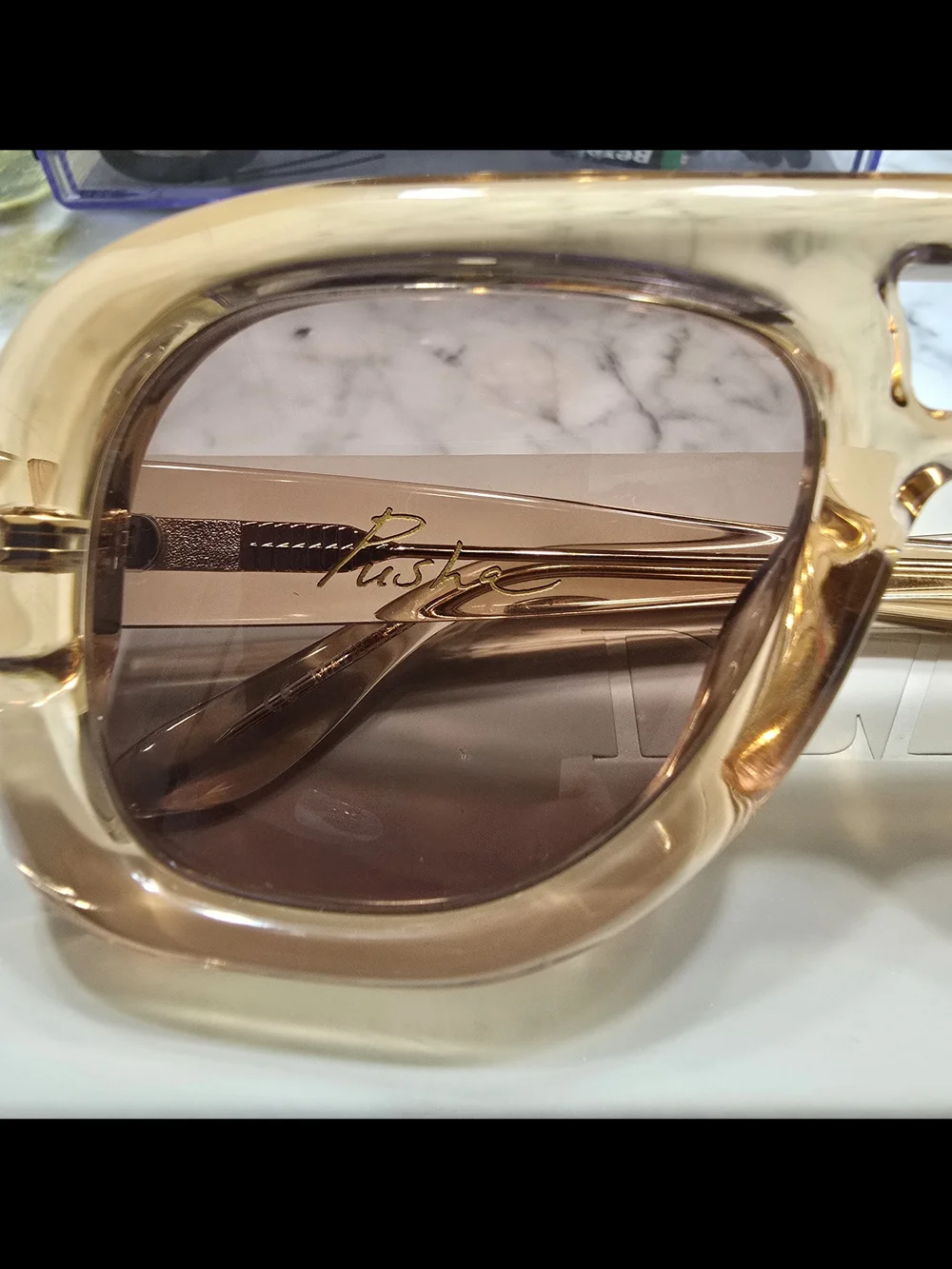 DEZI stylish sunglasses